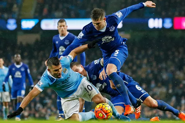 Manchester City no pudo romper el cero contra Everton