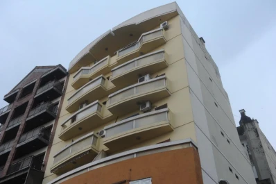 Le amputaron el dedo para robarle un anillo, en pleno centro