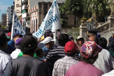 Los carreros volvieron a manifestarse en la plaza Independencia