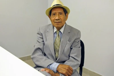 “El Chango” Acosta le canta a “su” Tucumán