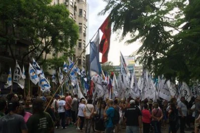 Militantes K realizan una protesta  por la liberación de Milagro Sala