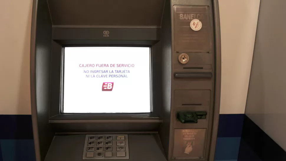 PROBLEMAS. No se pueden realizar extracciones con las tarjetas de débito del Banco Tucumán. LA GACETA / FOTO DE FLORENCIA ZURITA
