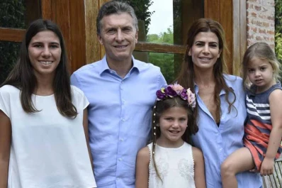 Macri les prometió a las hijas de Nisman hacer justicia con la memoria de su padre
