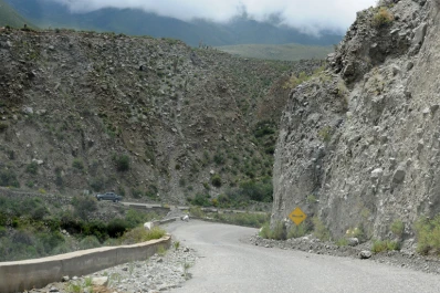 De a poco se restablece el tránsito en la ruta a Amaicha