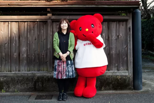 Hiromi Kano, la mujer que creó un imperio en Japón gracias a un oso de mejillas rojas