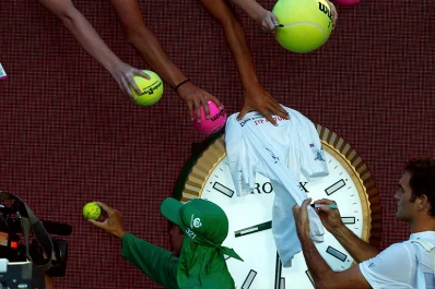 Federer vence a Basilashvili y avanza en el Abierto de Australia