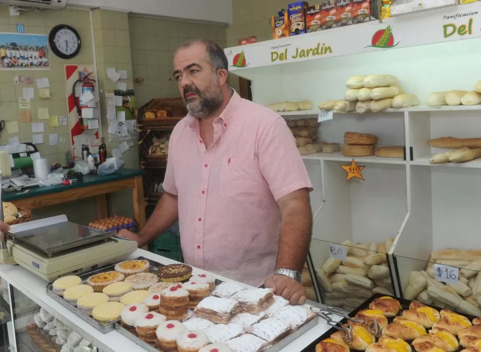 IMPOTENCIA. Juan José Rodríguez, dueño de la panadería, comentó que lo asaltan al menos una vez por año. la gaceta / foto de antonio ferroni
