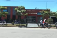 Denuncian que la comuna les retiene el sueldo