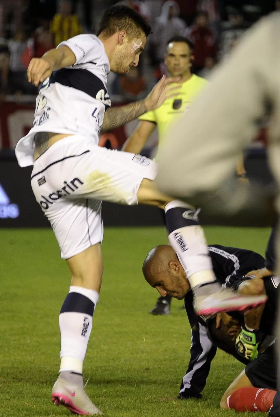 ARREPENTIDO. Mazzola dijo sentirse “avergonzado” por la brutal agresión a Andújar, que a su vez lo había golpeado antes. fotobaires