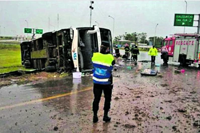 Hubo siete muertos y 32 heridos en dos accidentes viales