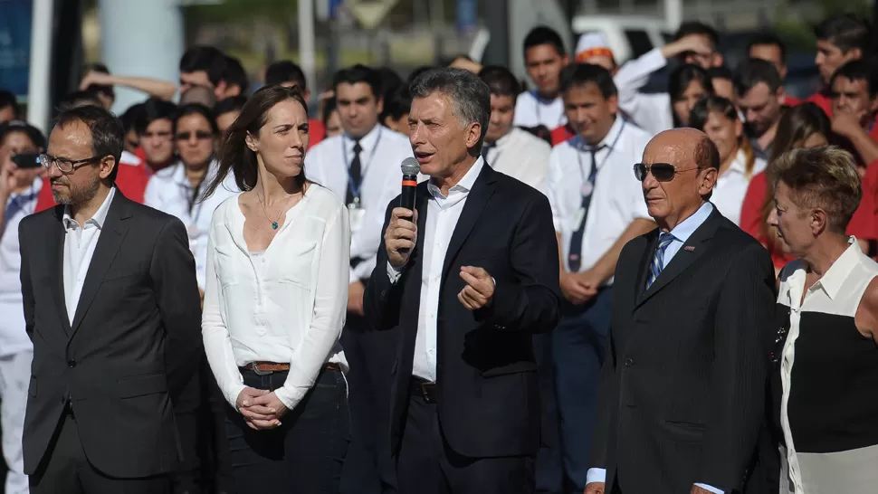 CON SUPERMERCADISTAS. Macri participó de un acto de anuncio de inversiones de la cadena de supermercados Coto. TÉLAM