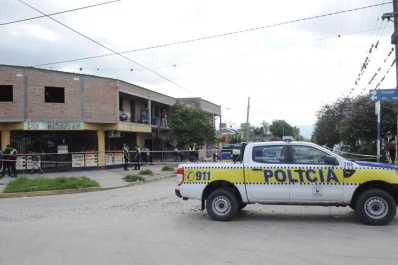 Un policía resultó herido y un asaltante murió luego de que se enfrentaran a tiros