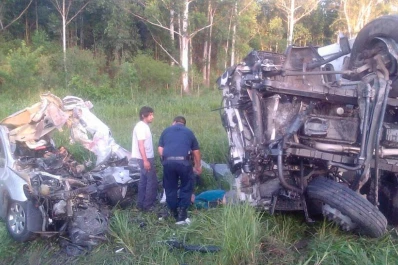 Salta: un accidente entre un camión y un auto dejó cuatro muertos