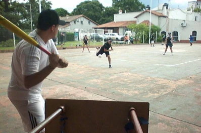 El béisbol también se adapta