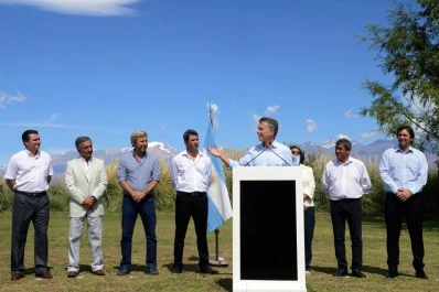Rechazan una denuncia contra Macri por el uso de DNU