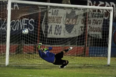 “El árbitro es una vergüenza”, bramó Pena