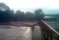 El puente sobre el río Seco desapareció por la fuerza de la crecida