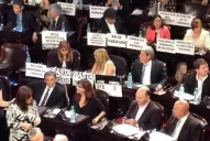 La otra cara de la apertura de sesiones: pancartas y gritos