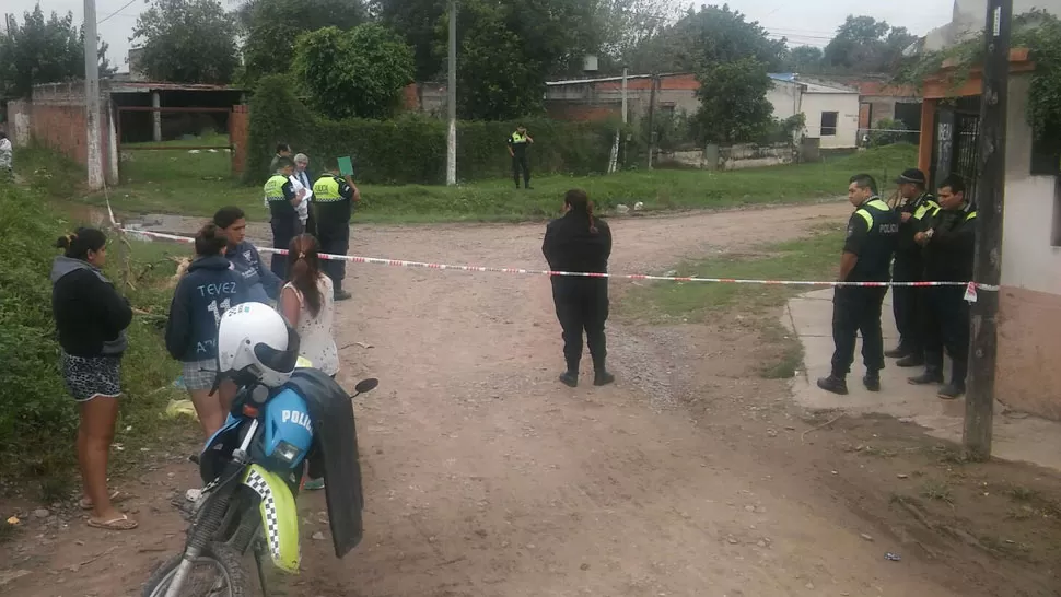 DE LA ZONA. La víctima vivía a pocas cuadras del lugar en el que fue encontrado sin vida. LA GACETA / FOTO DE FLORENCIA ZURITA