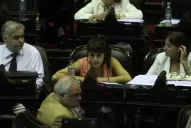 Donda arremetió contra Kicillof: ponete las plumas si querés hablar