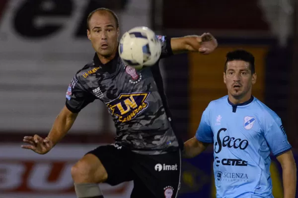 Huracán lo dio vuelta y goleó a Temperley