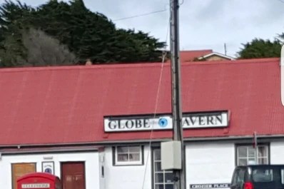 El tucumano Lencina ganó una maratón histórica en las calles de las Malvinas