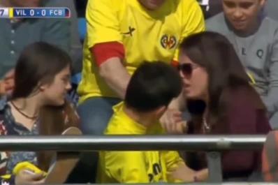 Video: de un pelotazo, Messi le fracturó la muñeca a una mujer