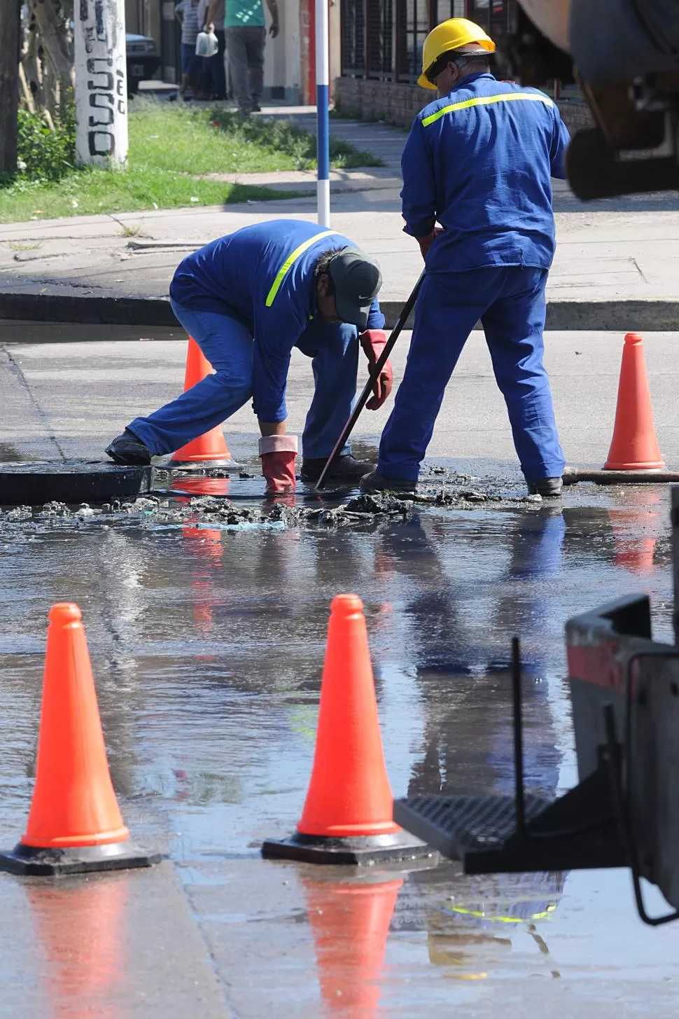 TAREAS INCONCLUSAS. La Municipalidad se queja porque dice que la SAT daña el pavimento en las calles. la gaceta / foto de ANALíA JARAMILLO