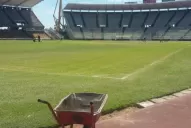 ¿La pelota no rueda en el Estadio Mario Kempes?