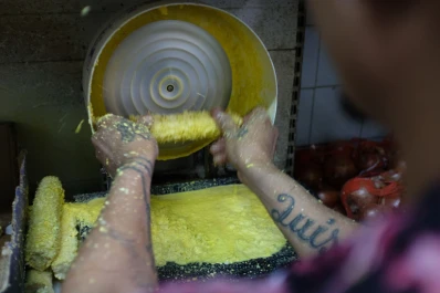 Convirtieron un lavarropas en una máquina de rallar choclo