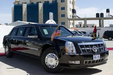 El Cadillac blindado de Obama cargó nafta en Retiro