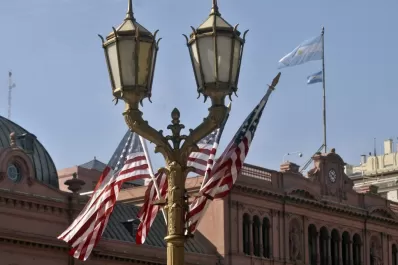 El país pretende reinsertarse en  el mundo con la visita de Obama