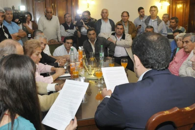 Gremios estatales y el Gobierno llegaron a un acuerdo salarial