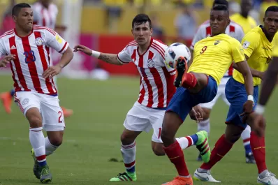 Ecuador lo empató al final y volvió a sumar en casa