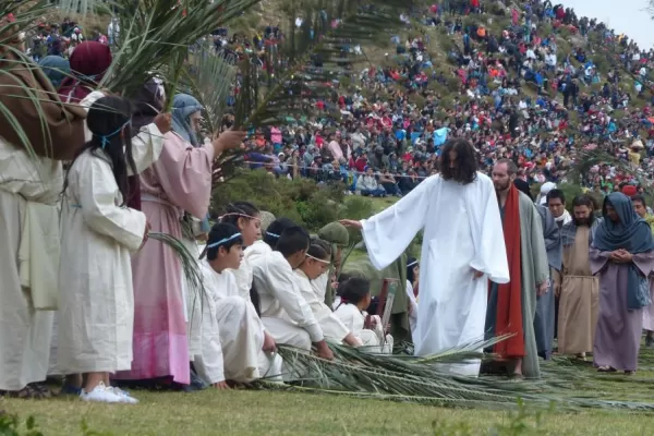 Lágrimas y aplausos para Jesús en las alturas
