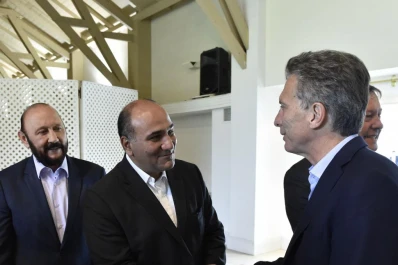 El Bicentenario lleva a Manzur a visitar a Macri