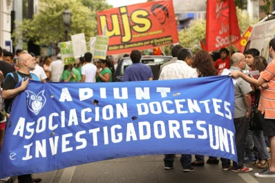 Los docentes universitarios ratifican el paro por 48 horas