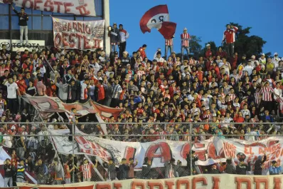 Tensión en San Martín: la barra se reunió con el plantel