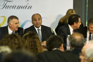 Manzur le entregó a Jaldo las propuestas para la reforma política