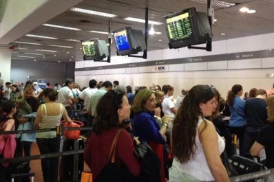 Pilotos de Aerolíneas Argentinas anunciaron un paro total por 24 horas para el viernes