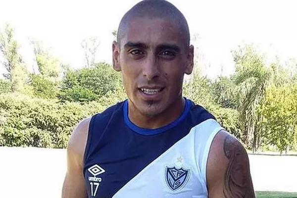 Un futbolista de Vélez fue atado y golepado en plena concentración
