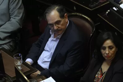 Holdouts: Alperovich, Mirkin y Elías de Pérez votaron a favor