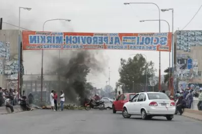 Cortan el puente Lucas Córdoba y está cerrado el paso a Banda del Río Salí