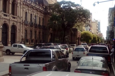 Cañeros protestaron frente a la Casa de Gobierno