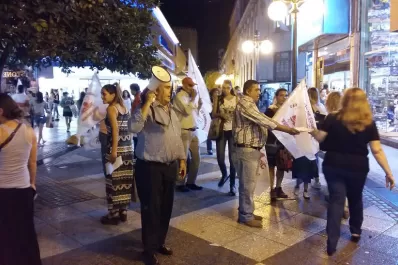 El feriado de hoy enfrenta al SEOC con los comercios