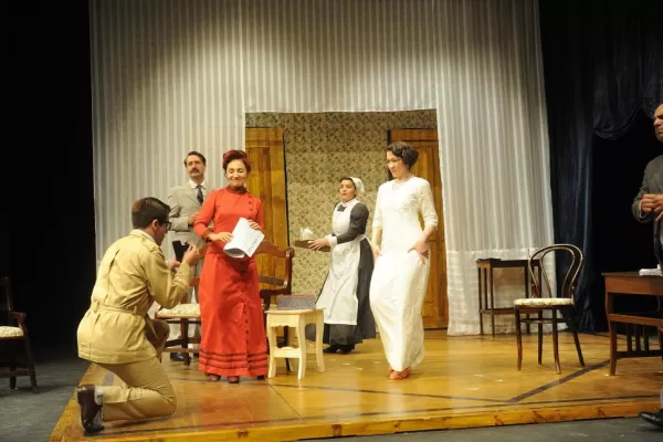 Teatro, música y una exposición con peña, son algunas propuestas para esta noche