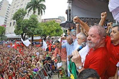 Lula vinculó al vicepresidente con un “golpe”