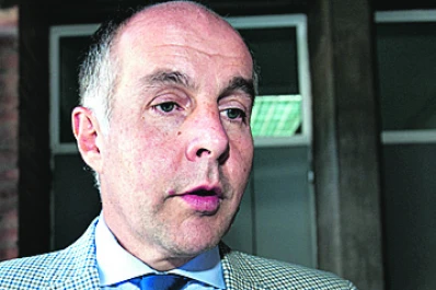 La oposición insiste y pide una reunión urgente con Amado