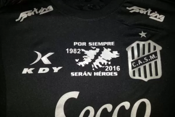 San Martín estrenó casaca, con homenaje para los héroes de Malvinas