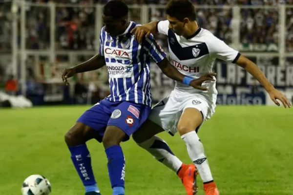 Godoy Cruz no se quedó, goleó en Liniers y es puntero